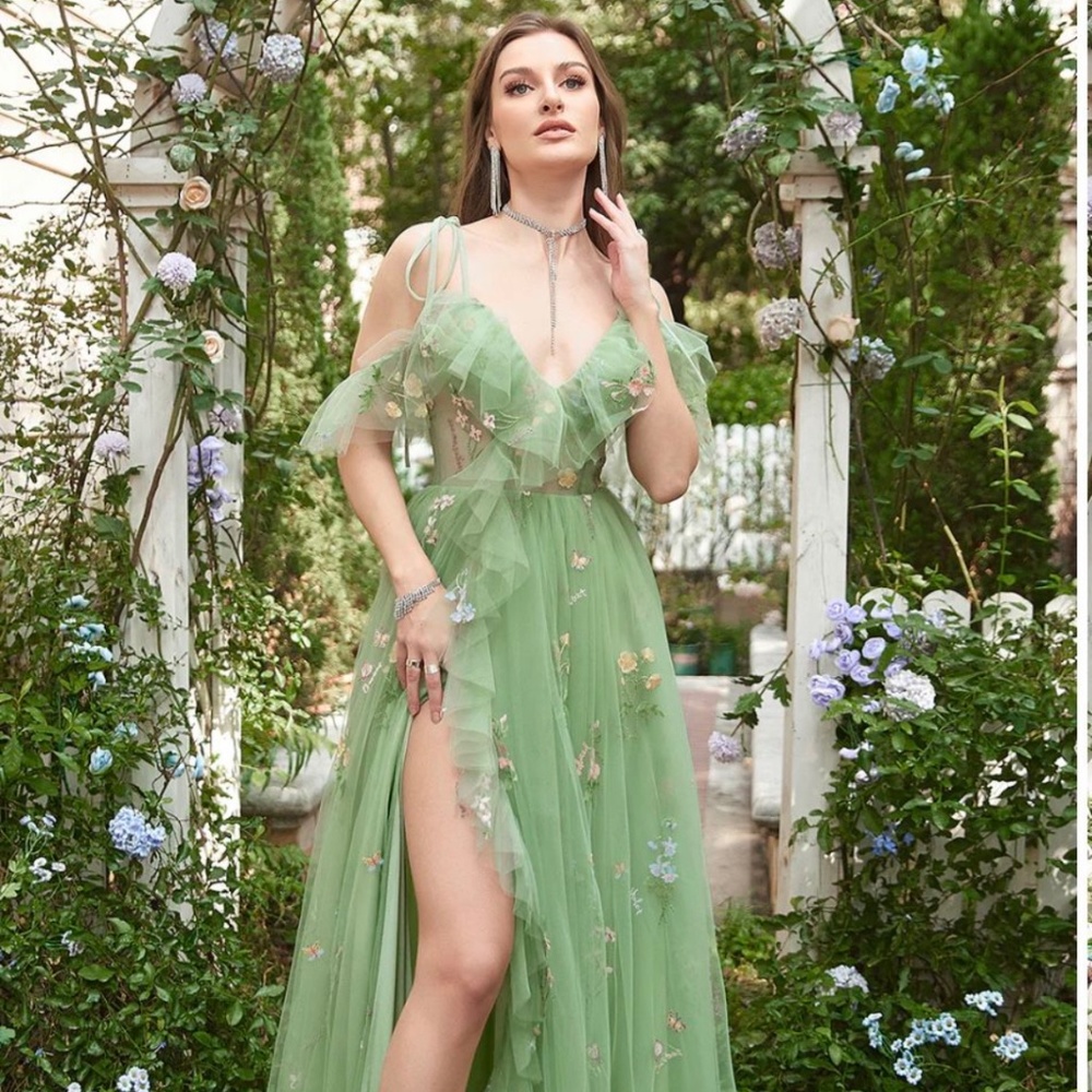 A-Line V-Neck Spaghetti Straps Embroidery Green Long Dress with Slit